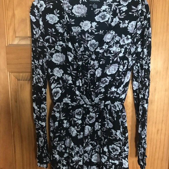 Long sleeve romper with pockets - Picture 2 of 2